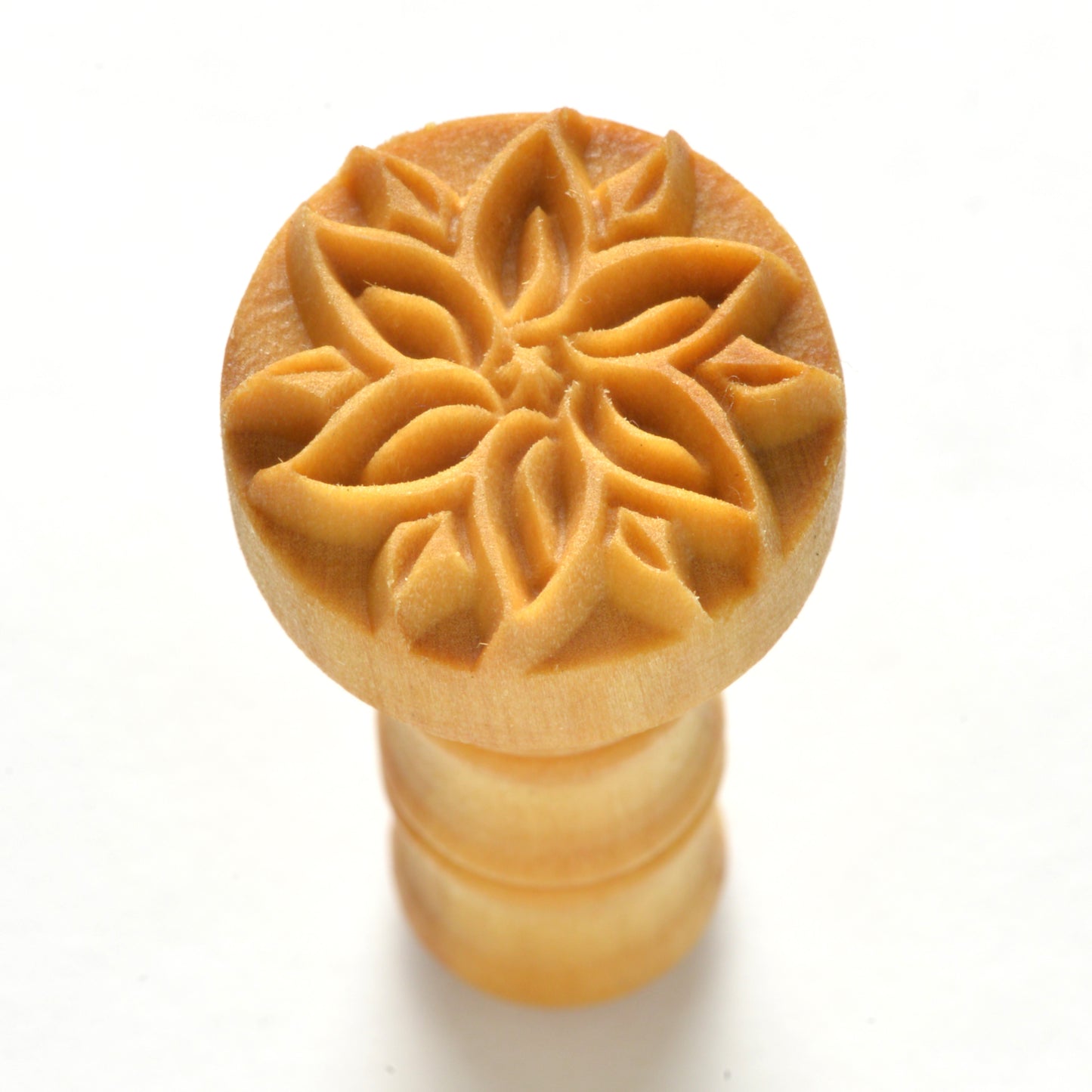 MKM SCM-172 POINTSETTIA-MED. ROUND STAMP