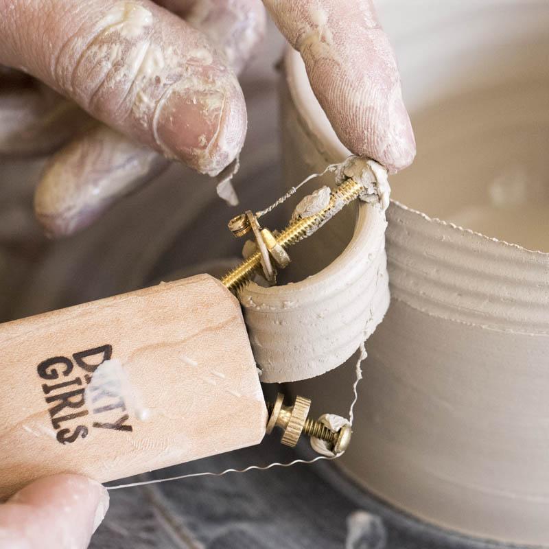 DIRTY GIRLS SLING SHOT TOOL-WIGGLE WIRE